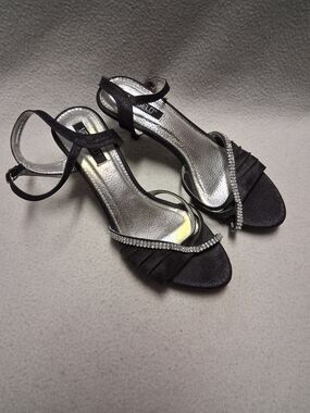 Vangelo Women's Black Rhinestone Ankle-Strap Heels